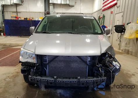 2015 Dodge Grand Caravan Sxt z USA, uszkodzony, nr VIN 2C4RDGCG5FR557000